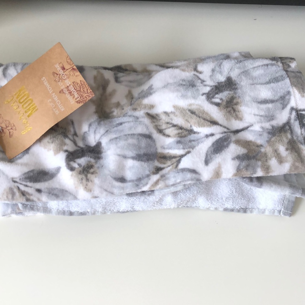 💦 Harvest Moon Set of Three Kitchen Towels